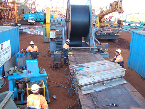 破碎機使用輸送帶輸送機有什么好處？